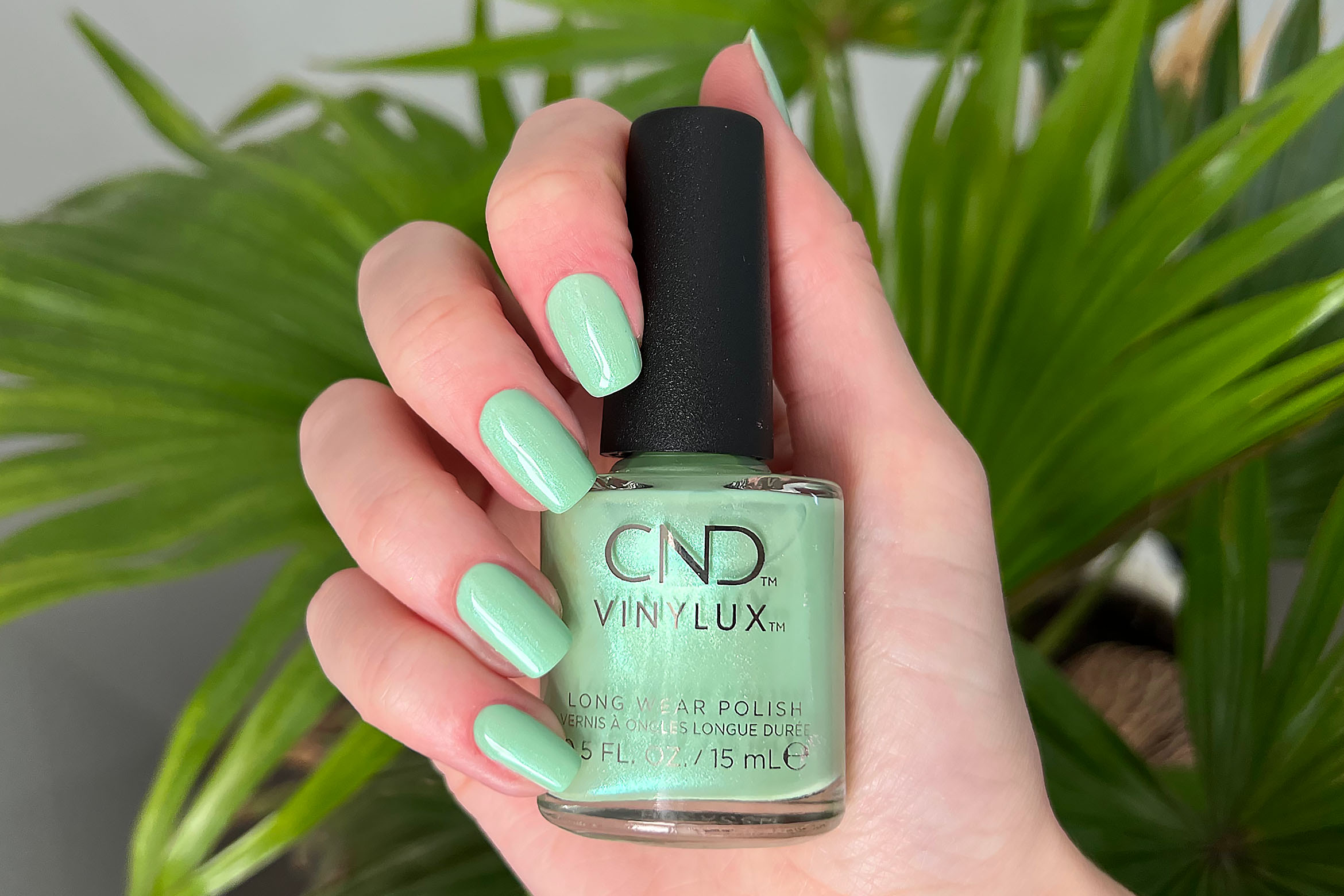 cnd-vinylux-Mint-Meditation